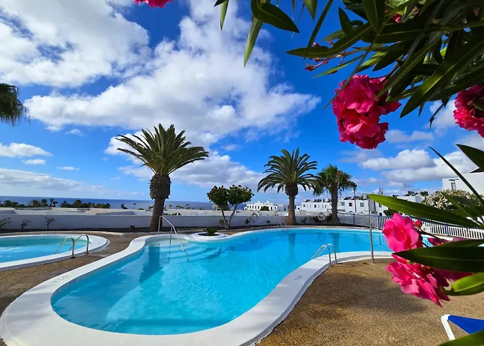 Atalaya Complex Puerto Del Carmen, Large Open Terrace With Loungers *